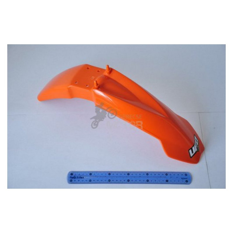 Első sárvédő UFO