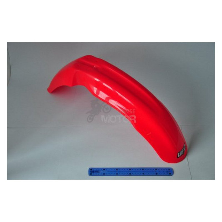 Első sárvédő UFO