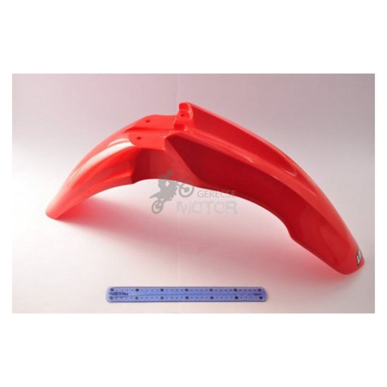 Első sárvédő UFO