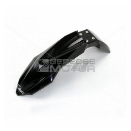 Első sárvédő UFO